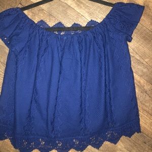 Francesca’s Lace trim on or off shoulder blouse